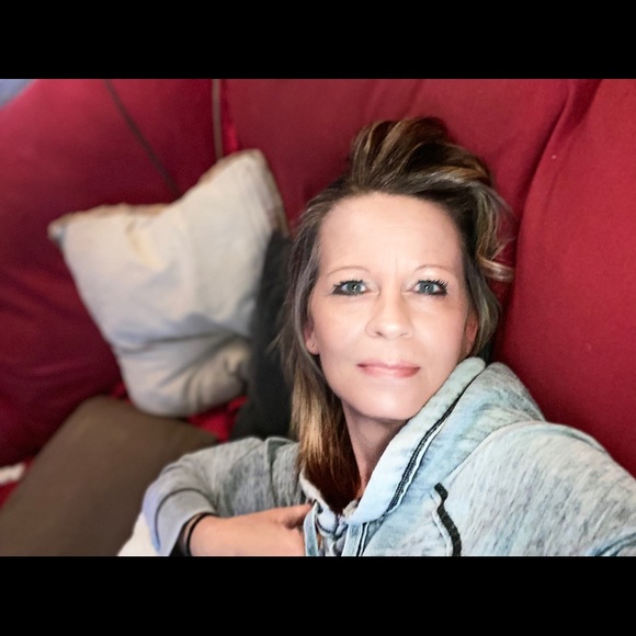 Meet your Posher, Shelley - Picture 1 of 1